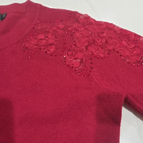 Red Sweater with Sequin Details Size L. - Picture 6 of 15